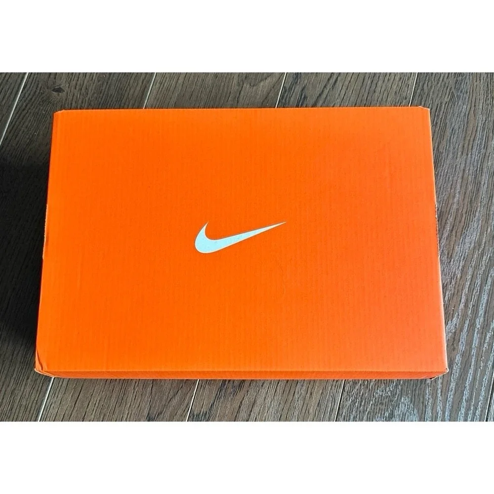 Nike Air‎ empty shoe box